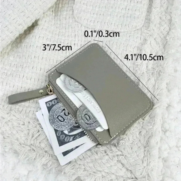 ⚠️Clearance🤍Small Cardholder Light Grey Wallet - Picture 3 of 4